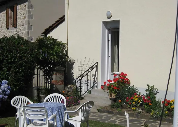 Nocleg ze śniadaniem D'hotes Del Fraisse *